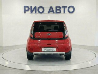 2017 Kia Soul II Рестайлинг, красный, 1529999 рублей, вид 5