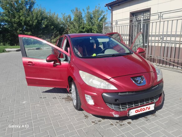 2008 Peugeot 308 I, красный, 310000 рублей - вид 3