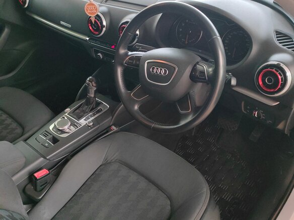 2016 Audi A3 III (8V), белый, 1550000 рублей - вид 4