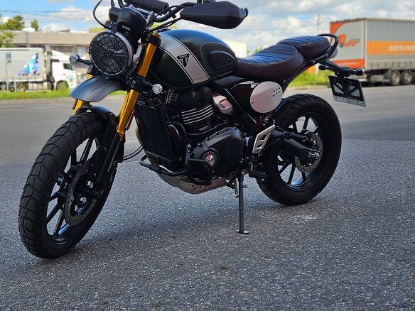 2024 Triumph Scrambler, зелёный, 620000 рублей