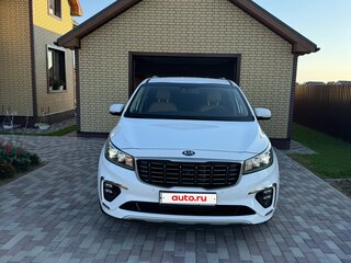 2019 Kia Carnival III, белый, 3100000 рублей, вид 1