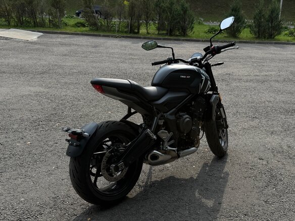 2022 Triumph Trident 660, чёрный, 900000 рублей - вид 2