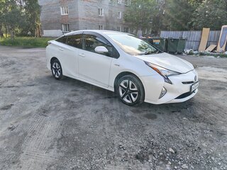 2016 Toyota Prius IV (XW50), белый, 1480000 рублей, вид 2