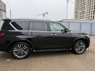 2020 Infiniti QX80 I Рестайлинг 3, чёрный, 5600000 рублей, вид 4