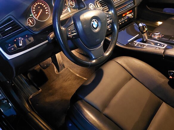 2012 BMW 5 серии 520d VI (F10/F11/F07), чёрный, 1850000 рублей - вид 4