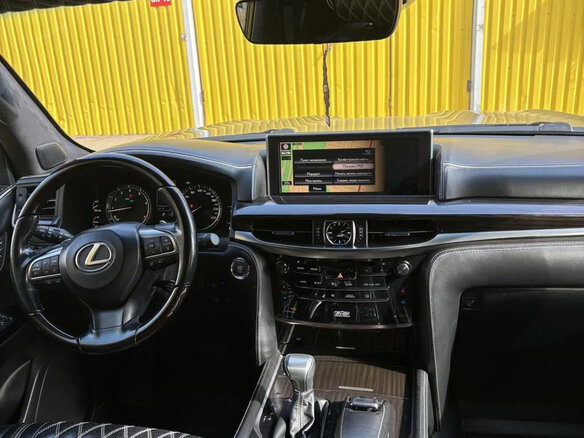 2017 Lexus LX 570 III Рестайлинг 2, чёрный, 13500000 рублей - вид 5