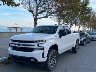 2019 Chevrolet Silverado Crew Cab IV (T1XX), белый, 4700000 рублей, вид 3