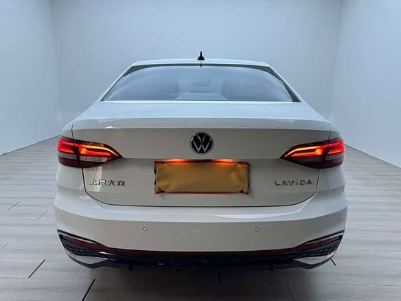 2023 Volkswagen Lavida III Рестайлинг, белый, 1856666 рублей - вид 4