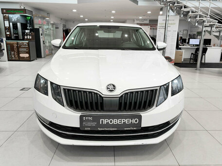 2017 Skoda Octavia III (A7) Рестайлинг, белый, 1620000 рублей, вид 2