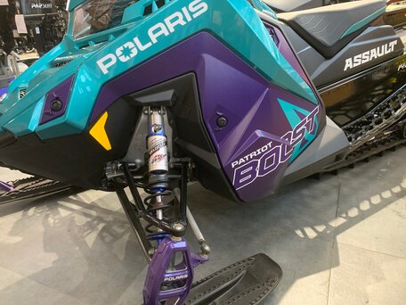 2024 Polaris 850 Switchback Assault, пурпурный, 2200000 рублей, вид 4