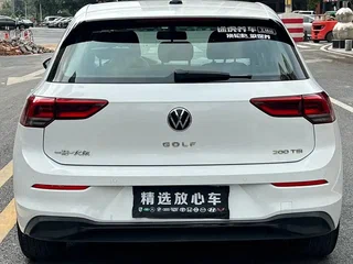 2022 Volkswagen Golf VIII, белый, 1500000 рублей, вид 3