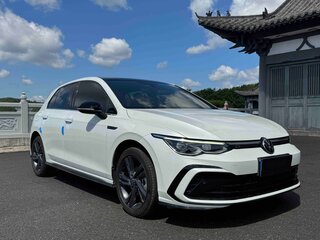 2022 Volkswagen Golf VIII, белый, 1730000 рублей, вид 3