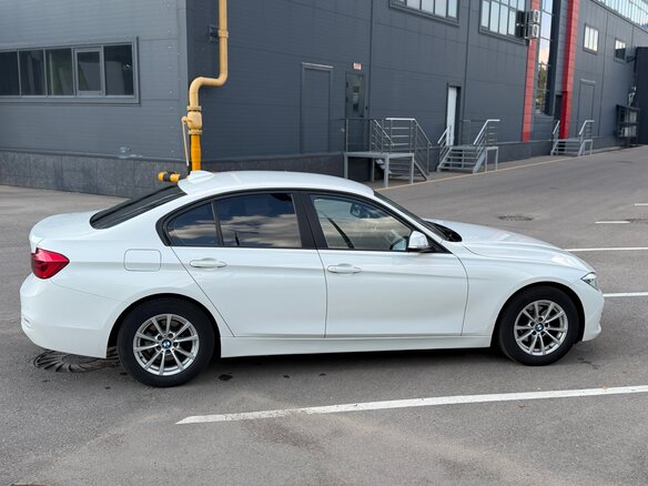 2016 BMW 3 серии 320i VI (F3x) Рестайлинг, белый, 1600000 рублей - вид 3