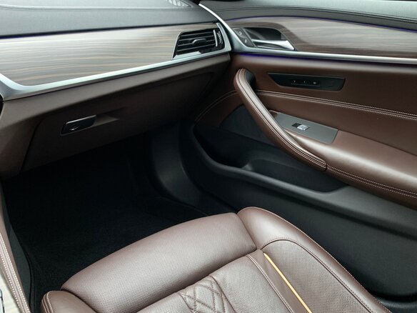 2020 BMW 5 серии 520d xDrive VII (G30/G31/G38), синий, 5200000 рублей - вид 18