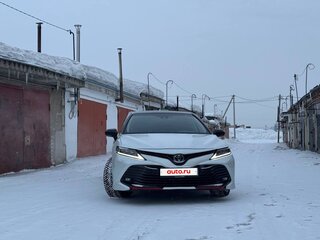 2020 Toyota Camry VIII (XV70), белый, 2900000 рублей, вид 1