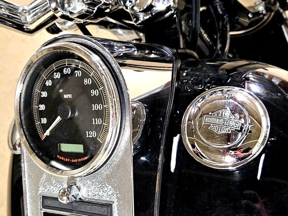 2009 Harley-Davidson Fat Boy, чёрный, 890000 рублей - вид 8