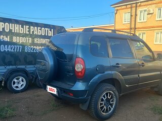 2012 Chevrolet Niva I Рестайлинг, серый, 417777 рублей, вид 4