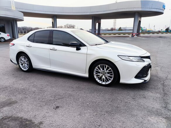 2019 Toyota Camry VIII (XV70), белый, 3700000 рублей - вид 8