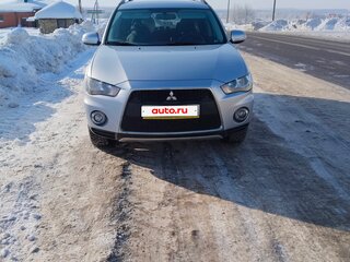 2011 Mitsubishi Outlander II Рестайлинг, серебристый, 1210000 рублей, вид 4