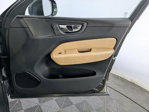 2019 Volvo XC60 II, зелёный, 3390000 рублей - вид 24