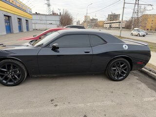 2019 Dodge Challenger III Рестайлинг 2, чёрный, 4000000 рублей, вид 3