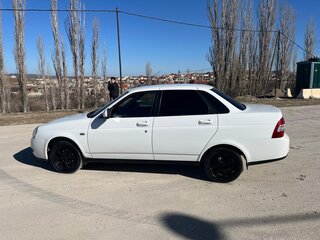 2018 Lada (ВАЗ) Priora I Рестайлинг, белый, 750000 рублей, вид 3