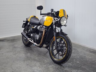 2018 Triumph Street Cup, жёлтый, 649000 рублей, вид 2