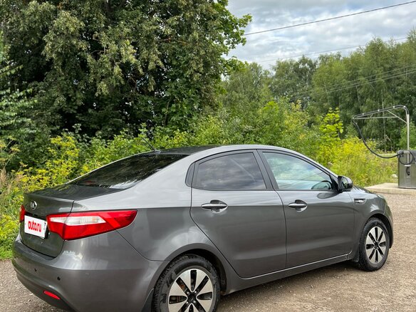 2014 Kia Rio III, серый - вид 2