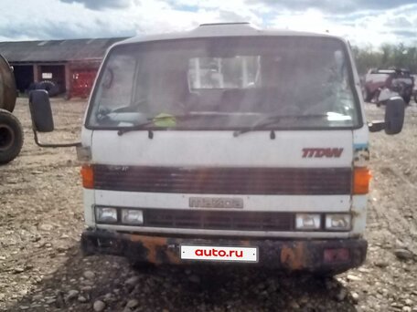 1991 Mazda Titan, белый, 900000 рублей, вид 1
