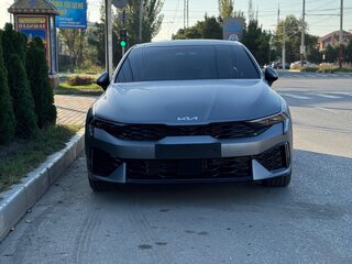2023 Kia K5 III Рестайлинг, серый, 4900000 рублей, вид 2