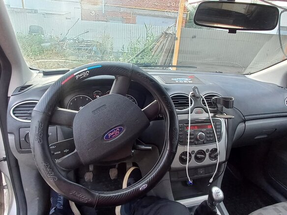 2010 Ford Focus II Рестайлинг, серебристый, 550000 рублей - вид 7