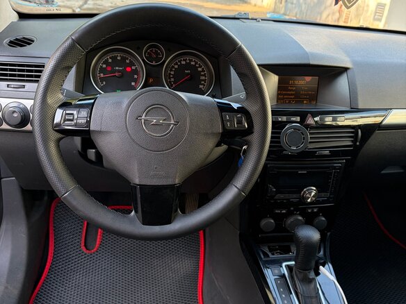 2007 Opel Astra GTC H Рестайлинг, чёрный, 535000 рублей - вид 10