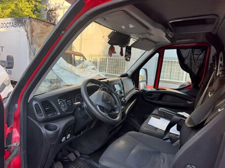 2022 Iveco Daily, красный, 3400000 рублей, вид 1