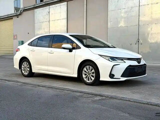 2024 Toyota Corolla XII (E210) Рестайлинг, белый, 1220000 рублей, вид 3