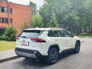 2020 Toyota RAV4 V (XA50), белый, 4500000 рублей, вид 3