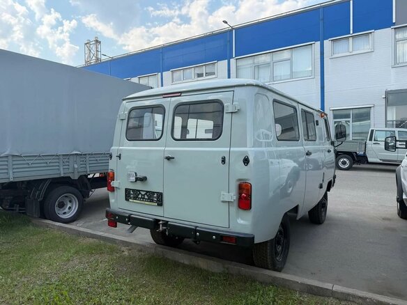 2026 УАЗ 3741, серый, 1665000 рублей - вид 2