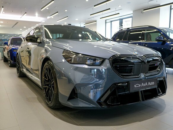 2026 BMW M5 VII (G90), серый, 22990000 рублей - вид 5