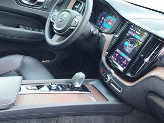 2022 Volvo XC60 II Рестайлинг, серый, 4000000 рублей, вид 4