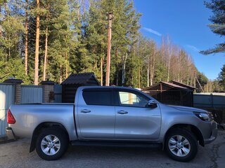 2015 Toyota Hilux VIII, серебристый, 3500000 рублей, вид 4