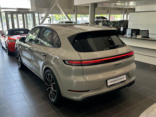 2023 Porsche Cayenne III Рестайлинг, серый, 14500000 рублей, вид 4