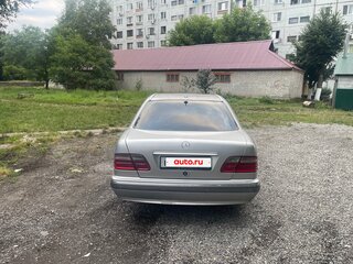 1999 Mercedes-Benz E-Класс 280 II (W210, S210) Рестайлинг, серый, 550000 рублей, вид 3