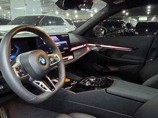 2025 BMW 5 серии 520i VIII (G60/G61/G68), серый, 7000000 рублей, вид 5