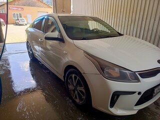 2017 Kia Rio IV, белый, 900000 рублей, вид 2
