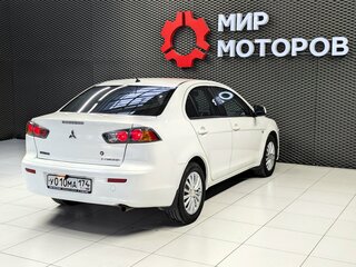 2011 Mitsubishi Lancer X Рестайлинг, белый, 735000 рублей, вид 4