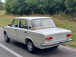 1977 Lada (ВАЗ) 21011, белый, 1700000 рублей, вид 5