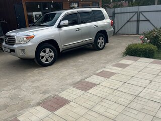 2012 Toyota Land Cruiser 200 Series Рестайлинг 1, серебристый, 3450000 рублей, вид 1