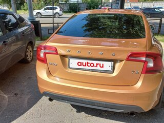 2013 Volvo S60 II, оранжевый, 700000 рублей, вид 1