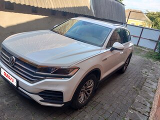 2019 Volkswagen Touareg III, белый, 4850000 рублей, вид 2