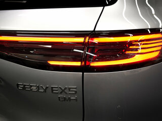 2026 Geely EX5 Гибрид EM-i, серебристый, 3974990 рублей, вид 5