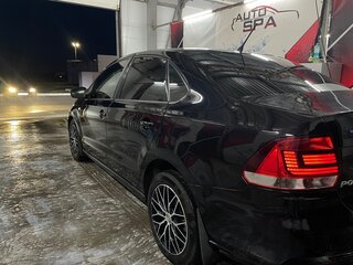 2016 Volkswagen Polo V Рестайлинг, чёрный, 1000000 рублей, вид 5